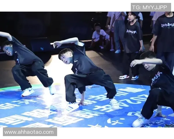 街舞文化的传承与创新:深入广州街舞队的精神世界与团队意识探讨 街舞文化的传承与创新:深入广州街舞队的精神世界与团队意识探讨