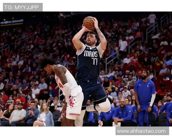 东契奇狂砍73分刷新现役得分纪录独行侠终结太阳11连胜传奇之战