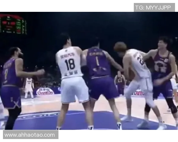 北控与八一激战正酣CBA联赛精彩对决引发球迷热议